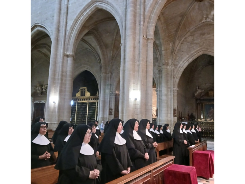 Hermanitas de Argentina, Brasil, Chile, Colombia, Ecuador, Paraguay y Venezuela visitan la casa del Fundador