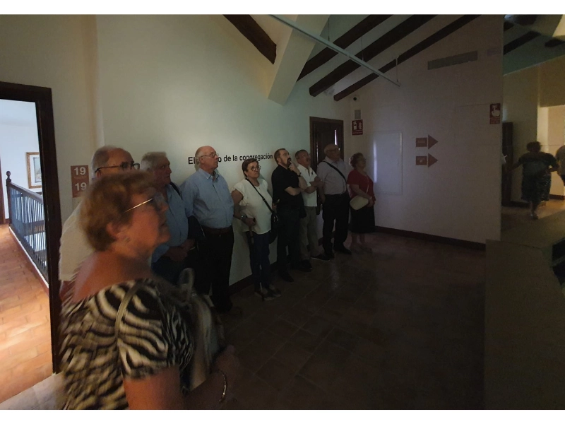 Un grupo de 40 vecinos de Gimenells (Lleida) visitan la Casa Museo