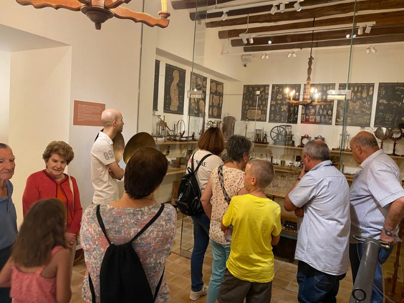 Residenti del Centro Storico visitano la Casa Museo durante le feste del quartiere in onore di San Pietro