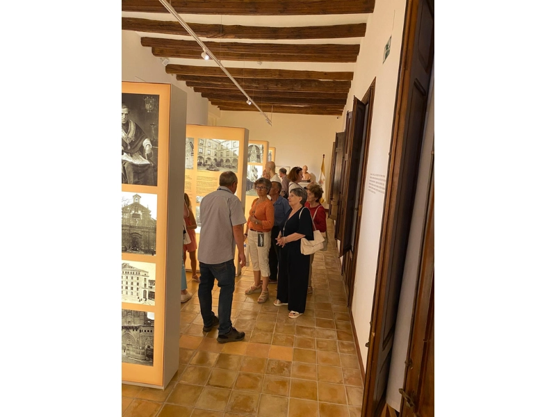 Residenti del Centro Storico visitano la Casa Museo durante le feste del quartiere in onore di San Pietro