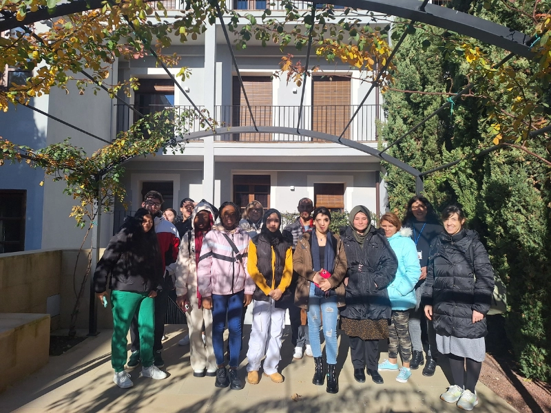 Alumnado de la Escuela de Segunda Oportunidad (E2O) y de los Talleres Ocupacionales de Serigrafía y de Costura del Ayuntamiento de Huesca visitan la Casa Museo